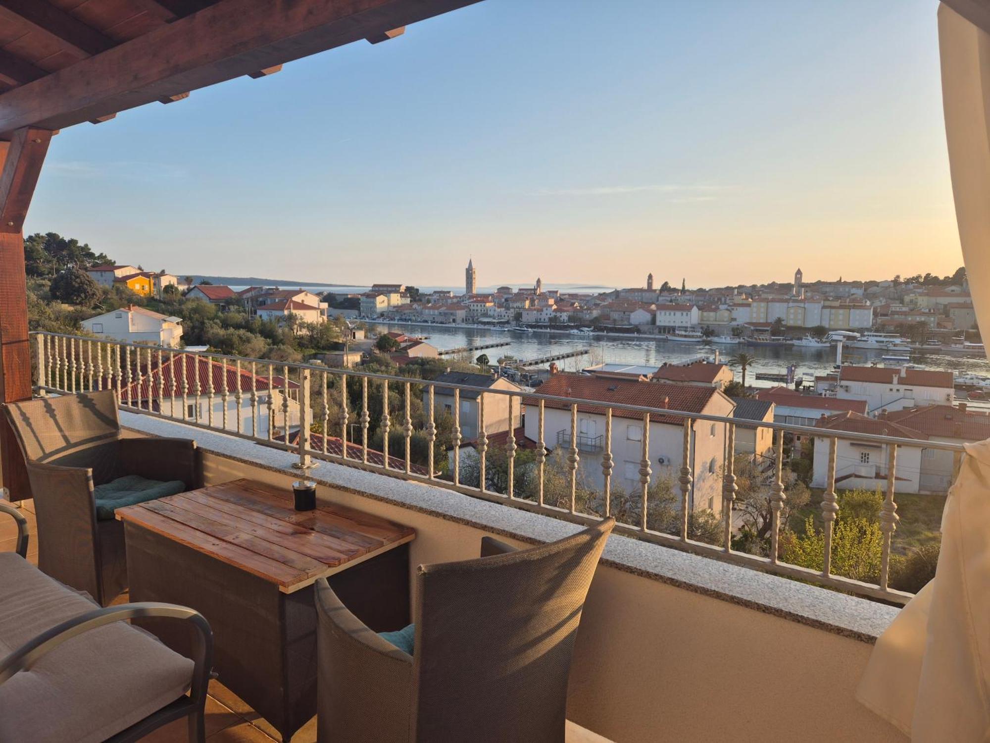 Apartma Ivic Rab Town